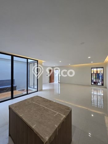 Rumah Mewah Siap Huni LT 192m2 di Duren Sawit, Jakarta Timur Rumah Mewah Siap Huni LT 192m2 di Duren Sawit, Jakarta Timur
