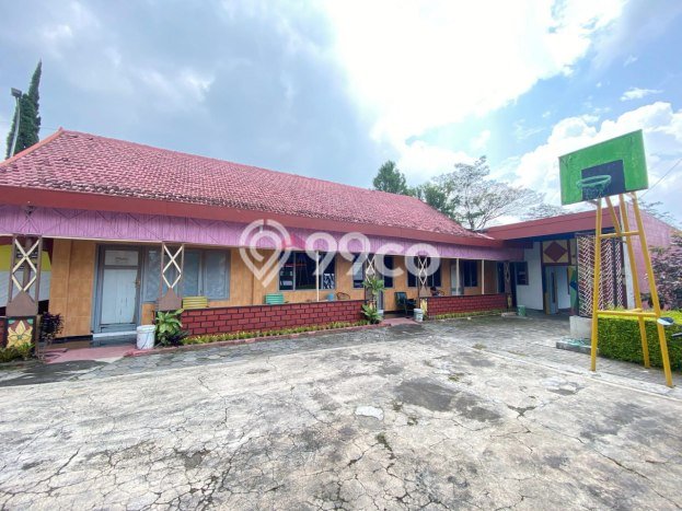 Vila di , Luas 3398m2m², Lingkungan Nyaman Vila di , Luas 3398m2m², Lingkungan Nyaman
