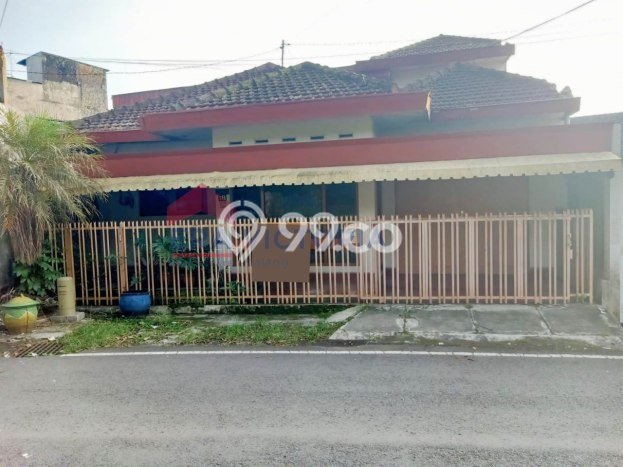 Hunian Cantik Modern Lb 300m2 di Klojen, Malang Hunian Cantik Modern Lb 300m2 di Klojen, Malang