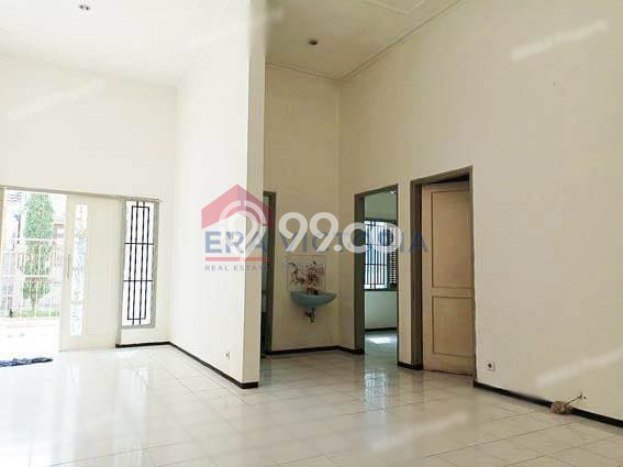 Lokasi strategis! Rumah siap huni disewakan di Blimbing LB 160m2 Lokasi strategis! Rumah siap huni disewakan di Blimbing LB 160m2