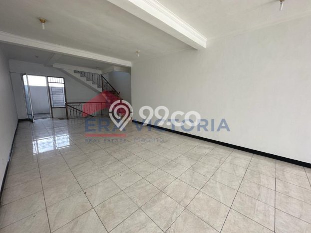 Ruko Disewakan Kawasan Blimbing, Luas 270m², Lokasi Komersial, Akses Utama Ruko Disewakan Kawasan Blimbing, Luas 270m², Lokasi Komersial, Akses Utama