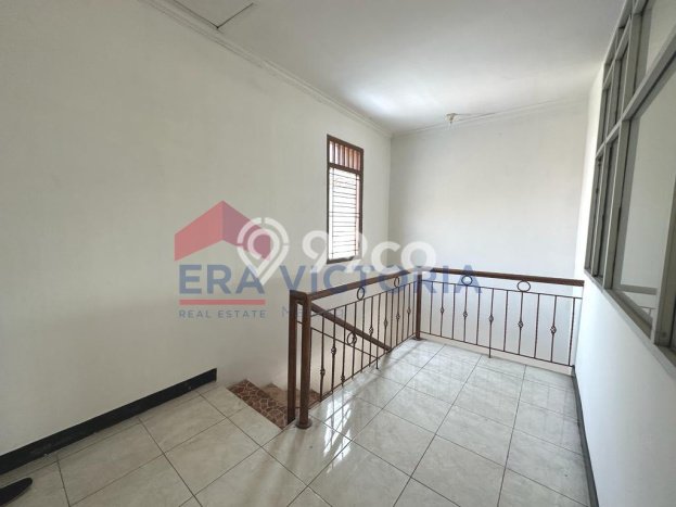 Ruko Disewakan Kawasan Blimbing, Luas 270m², Lokasi Komersial, Akses Utama Ruko Disewakan Kawasan Blimbing, Luas 270m², Lokasi Komersial, Akses Utama