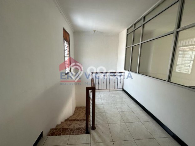 Ruko Disewakan Kawasan Blimbing, Luas 270m², Lokasi Komersial, Akses Utama Ruko Disewakan Kawasan Blimbing, Luas 270m², Lokasi Komersial, Akses Utama
