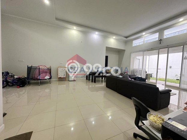 Rumah Luxury Modern Tanpa Renovasi di Araya Malang Rumah Luxury Modern Tanpa Renovasi di Araya Malang