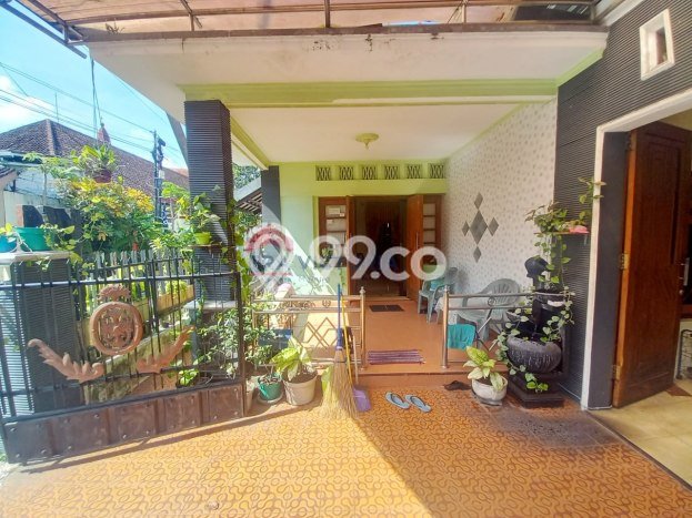 Hunian Cantik Modern Lb 188m2 di Klojen, Malang Hunian Cantik Modern Lb 188m2 di Klojen, Malang