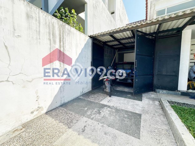 Rumah Modern 3 KT di Villa Puncak Tidar Malang Semi Furnished Rumah Modern 3 KT di Villa Puncak Tidar Malang Semi Furnished