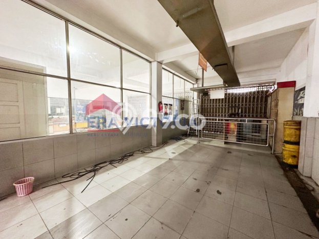 Ruko di Klojen, Luas 604m², Disewakan, Area Bisnis, Siap Untuk Dihuni Ruko di Klojen, Luas 604m², Disewakan, Area Bisnis, Siap Untuk Dihuni