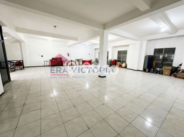 Ruko di Klojen, Luas 604m², Disewakan, Area Bisnis, Siap Untuk Dihuni Ruko di Klojen, Luas 604m², Disewakan, Area Bisnis, Siap Untuk Dihuni