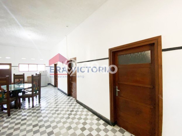 Ready to Use! Premium House LT 962m2 Desain Elegan di Batu Ready to Use! Premium House LT 962m2 Desain Elegan di Batu