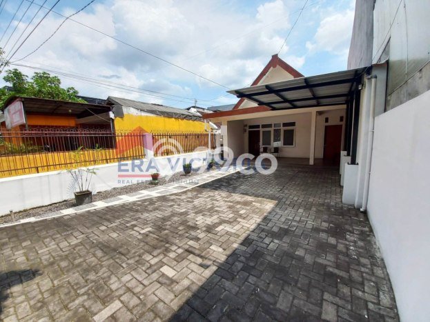 Siap Huni Rumah Mewah 3 Kamar di Klojen Dekat ke Mana Saja Siap Huni Rumah Mewah 3 Kamar di Klojen Dekat ke Mana Saja