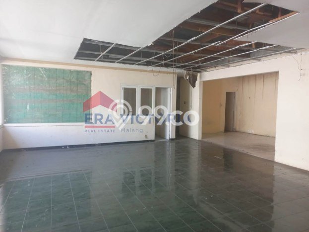 Komersial untuk disewa di Blimbing punya LT 419m2 & LB 224m2 harga sewa kompetitif Komersial untuk disewa di Blimbing punya LT 419m2 & LB 224m2 harga sewa kompetitif