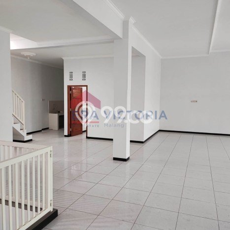 Ruko untuk disewa di Pakis punya LT 219m2 & LB 438m2 harga sewa kompetitif Ruko untuk disewa di Pakis punya LT 219m2 & LB 438m2 harga sewa kompetitif