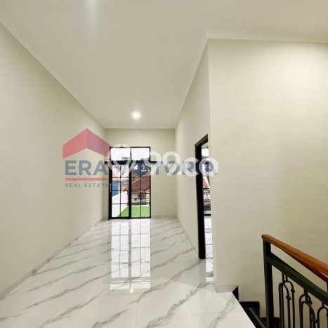 HUNIAN PILIHAN! Rumah di Blimbing, Luas 94m² Bangunan 140m² HUNIAN PILIHAN! Rumah di Blimbing, Luas 94m² Bangunan 140m²