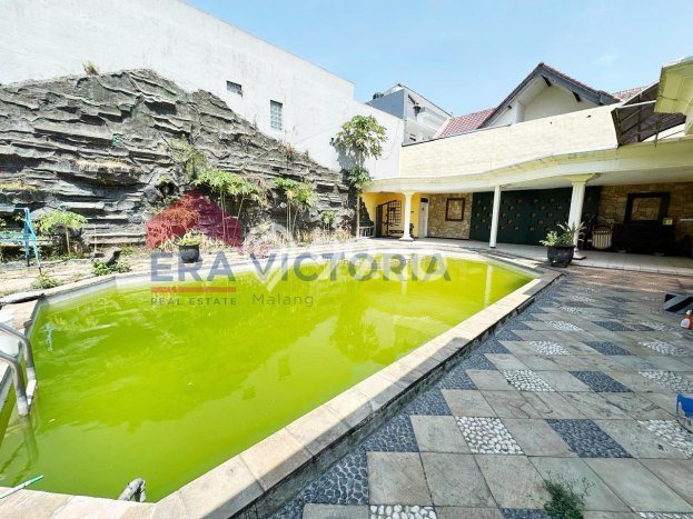 Ready to Use! Luxury House LT 699m2 Desain Elegan di Sulfat Ready to Use! Luxury House LT 699m2 Desain Elegan di Sulfat