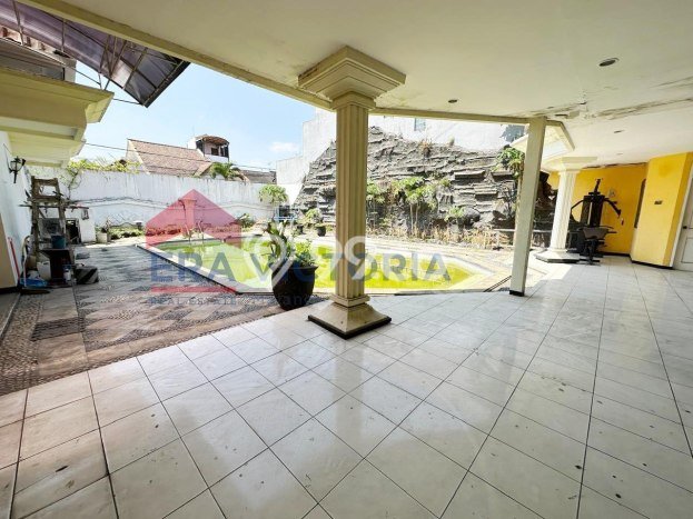 Ready to Use! Luxury House LT 699m2 Desain Elegan di Sulfat Ready to Use! Luxury House LT 699m2 Desain Elegan di Sulfat