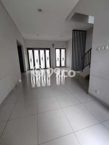 Rumah Luas Asri 3 KT Siap Pakai di harapan indah Bekasi Rumah Luas Asri 3 KT Siap Pakai di harapan indah Bekasi