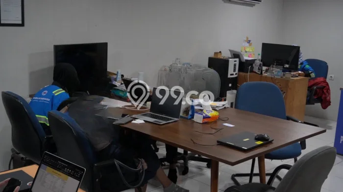 Gudang paling strategis disewakan di Ciracas Jakarta Timur Gudang paling strategis disewakan di Ciracas Jakarta Timur