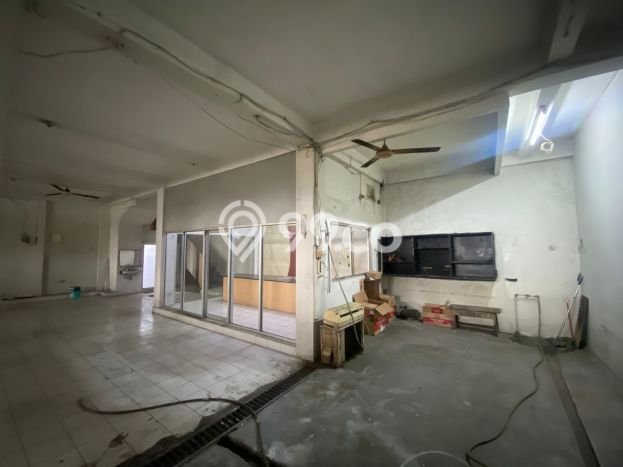 Area Ramai! Ruko Dijual di Bekasi Barat untuk Bisnis Luas Bangunan 370m2 Area Ramai! Ruko Dijual di Bekasi Barat untuk Bisnis Luas Bangunan 370m2