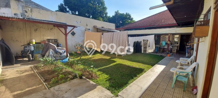 Rumah Luxury Modern Tanpa Renovasi di Ketintang Surabaya Rumah Luxury Modern Tanpa Renovasi di Ketintang Surabaya
