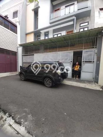Siap Huni Rumah Mewah 4 Kamar di Tambora Dekat ke Mana Saja Siap Huni Rumah Mewah 4 Kamar di Tambora Dekat ke Mana Saja