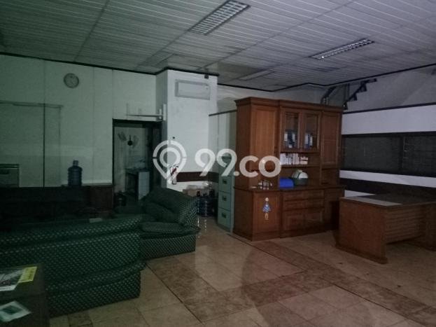 Area Ramai! Ruko Dijual di Senen untuk Bisnis Luas Bangunan 750m2 Area Ramai! Ruko Dijual di Senen untuk Bisnis Luas Bangunan 750m2