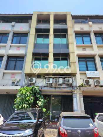 LOKASI PREMIUM! Ruko Kawasan Penjaringan, Luas 295m², Pusat Bisnis LOKASI PREMIUM! Ruko Kawasan Penjaringan, Luas 295m², Pusat Bisnis