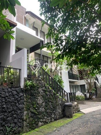 Hunian Impian Keluarga! Rumah Mewah area Pasar Minggu, Jakarta Selatan, Luas 141m² LB 276m² Hunian Impian Keluarga! Rumah Mewah area Pasar Minggu, Jakarta Selatan, Luas 141m² LB 276m²