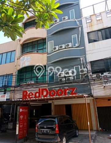 Ruko Area Komersial di Sawah Besar, Luas 240m², Jalan Utama Ruko Area Komersial di Sawah Besar, Luas 240m², Jalan Utama