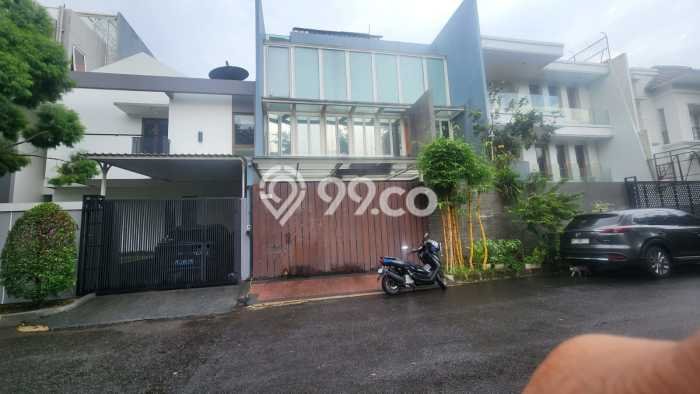 Hunian Eksklusif Dijual LT 200m2 di Kembangan, Jakarta Barat Hunian Eksklusif Dijual LT 200m2 di Kembangan, Jakarta Barat