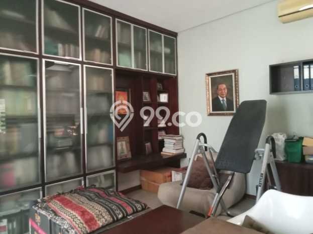 Siap Huni Rumah Mewah 4 Kamar di Kebayoran Baru Dekat ke Mana Pun Siap Huni Rumah Mewah 4 Kamar di Kebayoran Baru Dekat ke Mana Pun