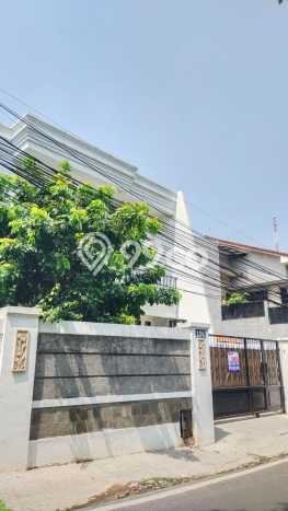 Hunian Eksklusif Siap Huni LT 200m2 di Jagakarsa, Jakarta Selatan Hunian Eksklusif Siap Huni LT 200m2 di Jagakarsa, Jakarta Selatan