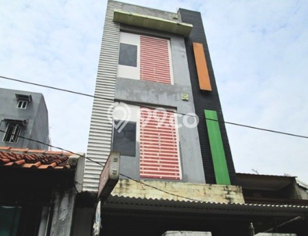 Ruko Dijual di Prime Area Jakarta Barat Luas 190m2 Ruko Dijual di Prime Area Jakarta Barat Luas 190m2