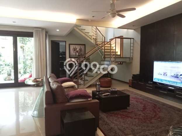 Siap Huni Rumah Mewah 4 Kamar di Kebayoran Baru Dekat ke Mana Pun Siap Huni Rumah Mewah 4 Kamar di Kebayoran Baru Dekat ke Mana Pun