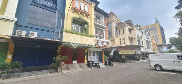 Ruko Dijual Lokasi Emas di Cengkareng Luas 220m2 Ruko Dijual Lokasi Emas di Cengkareng Luas 220m2