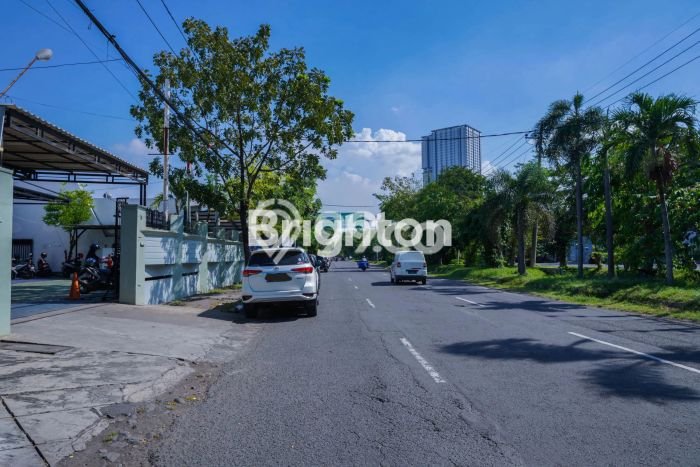 Dijual Rumah Mewah Elegan Dengan View Eksklusif di Jemursari, Surabaya Dijual Rumah Mewah Elegan Dengan View Eksklusif di Jemursari, Surabaya