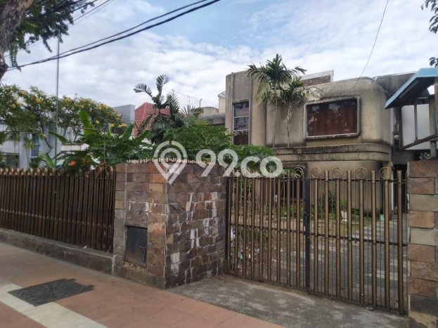 Ready to Use! Premium House LT 1000m2 Desain Elegan di Raya Darmo Ready to Use! Premium House LT 1000m2 Desain Elegan di Raya Darmo