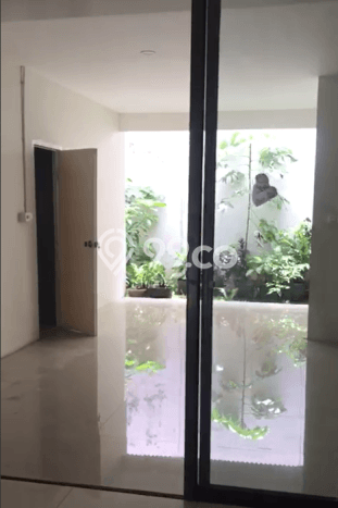 Rumah kawasan BSD, Dekat Fasilitas, LT 180m² Rumah kawasan BSD, Dekat Fasilitas, LT 180m²