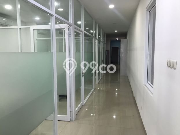 Disewakan Gudang Strategis Kawasan BSD City, Luas 612m², Area Berkembang Disewakan Gudang Strategis Kawasan BSD City, Luas 612m², Area Berkembang