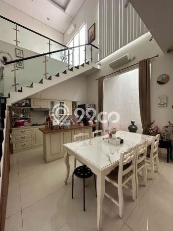 Dijual Rumah Mewah Elegan Dengan View Cantik di Citraland, Surabaya Dijual Rumah Mewah Elegan Dengan View Cantik di Citraland, Surabaya