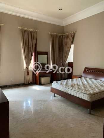Rumah Luxury Modern Tanpa Renovasi di Kertajaya Surabaya Rumah Luxury Modern Tanpa Renovasi di Kertajaya Surabaya