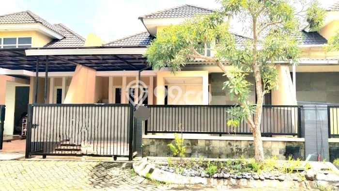 Disewakan! Rumah 3 Kamar Tidur &
1 Kamar Mandi di Pondok Tjandra, Sidoarjo Disewakan! Rumah 3 Kamar Tidur &
1 Kamar Mandi di Pondok Tjandra, Sidoarjo