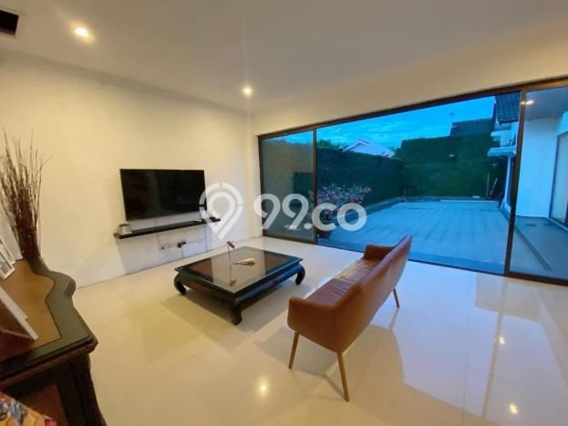 Lokasi terbaik! Rumah siap pakai disewakan di Balikpapan Tengah LB 350m2 Lokasi terbaik! Rumah siap pakai disewakan di Balikpapan Tengah LB 350m2