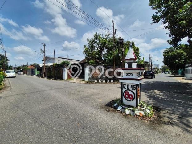 Rumah Eksklusif Siap Huni LT 805m2 di Laweyan, Surakarta Rumah Eksklusif Siap Huni LT 805m2 di Laweyan, Surakarta