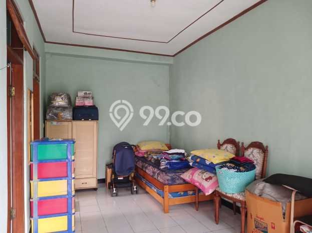For Sale Rumah 4 Kamar Lokasi Ideal Bagus dan Strategis di Laweyan For Sale Rumah 4 Kamar Lokasi Ideal Bagus dan Strategis di Laweyan