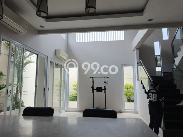 For Sale Rumah Mewah Exclusive di Laweyan, Surakarta For Sale Rumah Mewah Exclusive di Laweyan, Surakarta