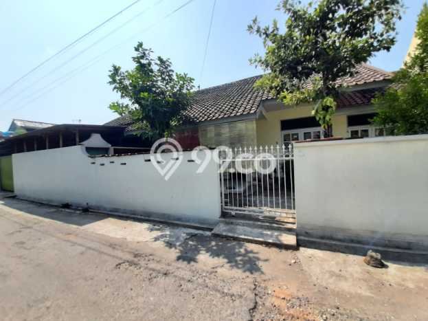For Sale Rumah Mewah Exclusive di Laweyan, Surakarta For Sale Rumah Mewah Exclusive di Laweyan, Surakarta