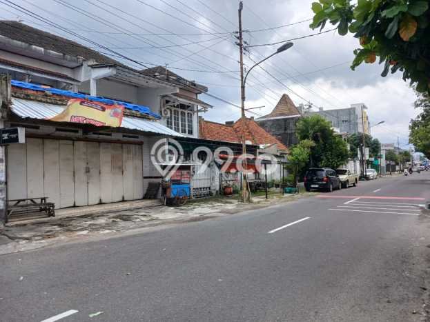 Hunian Eksklusif Dijual LT 231m2 di Laweyan, Surakarta Hunian Eksklusif Dijual LT 231m2 di Laweyan, Surakarta