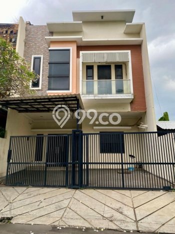 Siap Huni Rumah Mewah 4 Kamar di Kelapa Gading Dekat ke Mana Pun Siap Huni Rumah Mewah 4 Kamar di Kelapa Gading Dekat ke Mana Pun