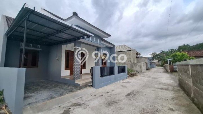 Dijual Rumah Strategis Bagus Punya 3 KT di Prambanan Sleman SHM Dijual Rumah Strategis Bagus Punya 3 KT di Prambanan Sleman SHM