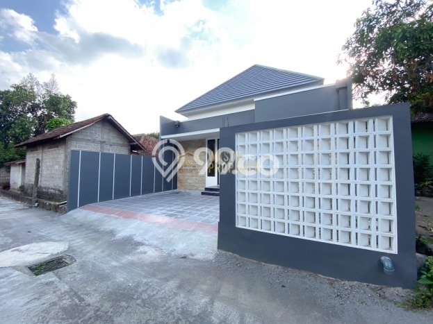 Rumah Modern 3 Kamar LT 130m2 di Kaliurang Rumah Modern 3 Kamar LT 130m2 di Kaliurang